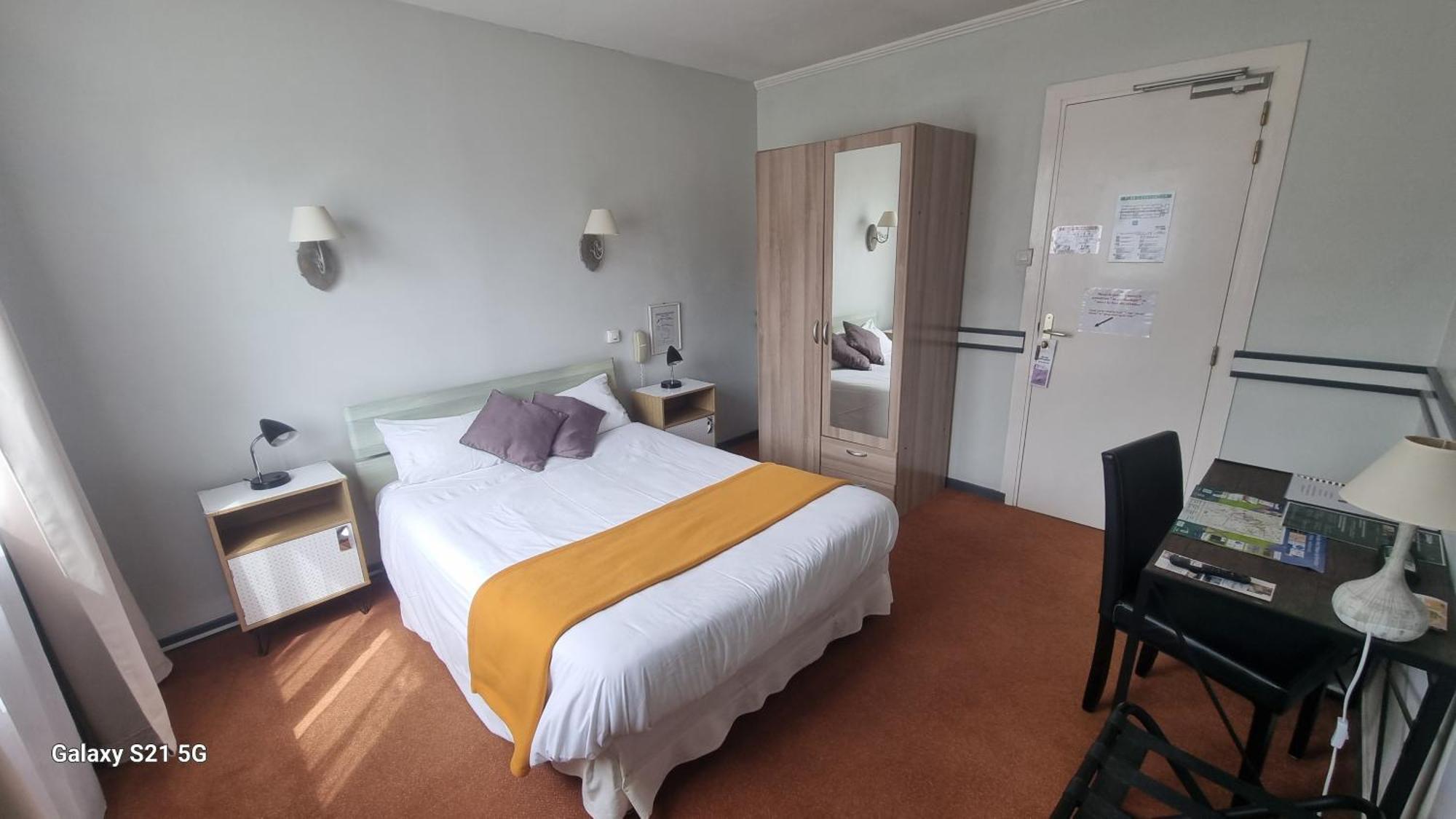 Hotel Du Tricastin 피에르랏트 외부 사진
