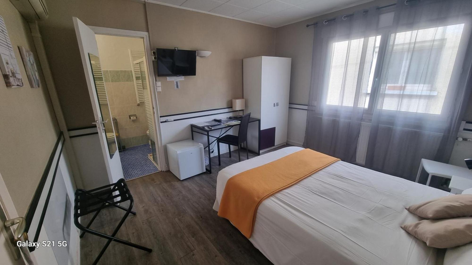 Hotel Du Tricastin 피에르랏트 외부 사진